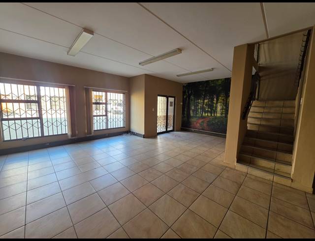 M² WAREHOUSE TO LET IN VAALPARK